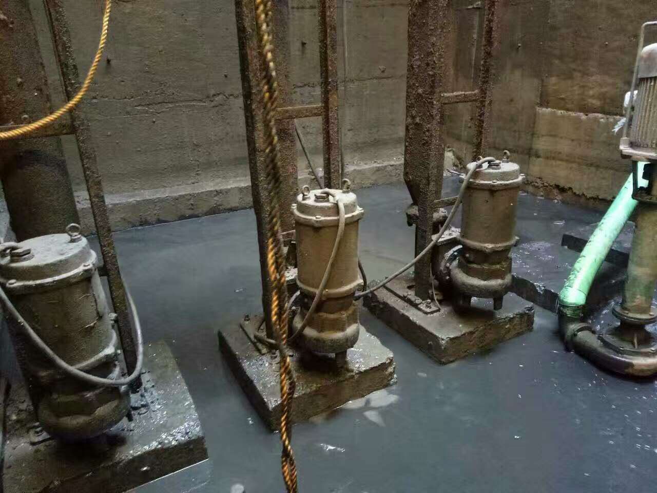 商水污水池清理